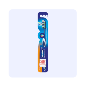 Oral-B Criss Cross Medium tooth brush